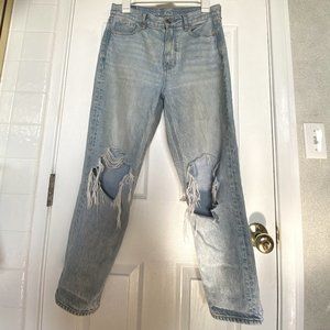 American Eagle Light Wash Mom Jean